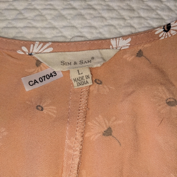 ANTHROPOLOGIE SIM & SAM Oversized Tie front Daisy Flower V-neck Blouse Crop Top - Picture 9 of 11